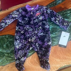 Nike Kids Footie in Purple and White Snowflake Design